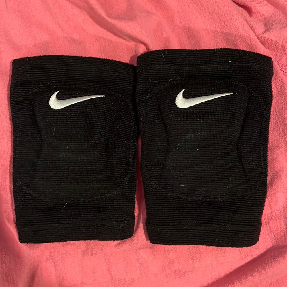Nike volleyball kneepads